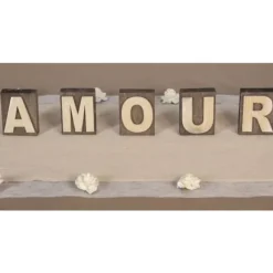 Badaboum Centre De Table Mot Amour En Bois