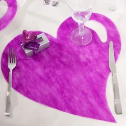 Badaboum Set De Table Coeur En Tissu Intisse Prune X 50 Pi Ces